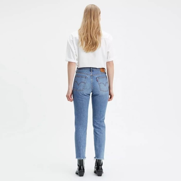 Levi's Women's Wedgie Fit Ankle Jeans - Picture 4 of 15